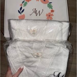 AW BRIDAL Mr & Mrs Matching Robe Set (Size M & XL)– New in Box